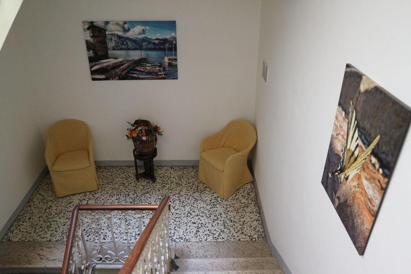 Hotel Modena Old Town Малчезине Екстериор снимка
