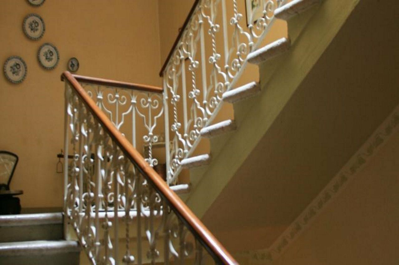 Hotel Modena Old Town Малчезине Екстериор снимка